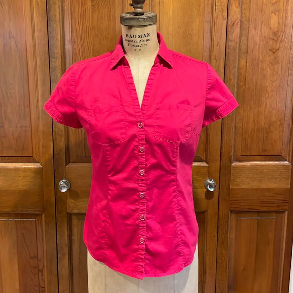 New York & Co Stretch button
down short sleeve shirt - size
small